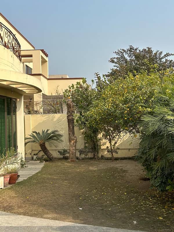 5 Beds 20 Marla Prime Location House For Sale In Ex Park View DHA Phase 8 Airport Road Lahore. 5