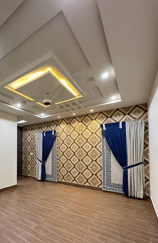 10 Marla Brand New House In Tech Town F Block On Satiyana Road Near Ripha University And Fish Farm Ideal Location Available For Sale 8