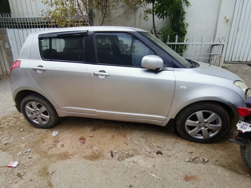 Suzuki Swift 2015 DLX 1.3 11