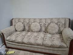 used 7 seater sofa set sheehum wood in new condition