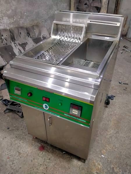 Fryer  16liter with chipdem brand new 0