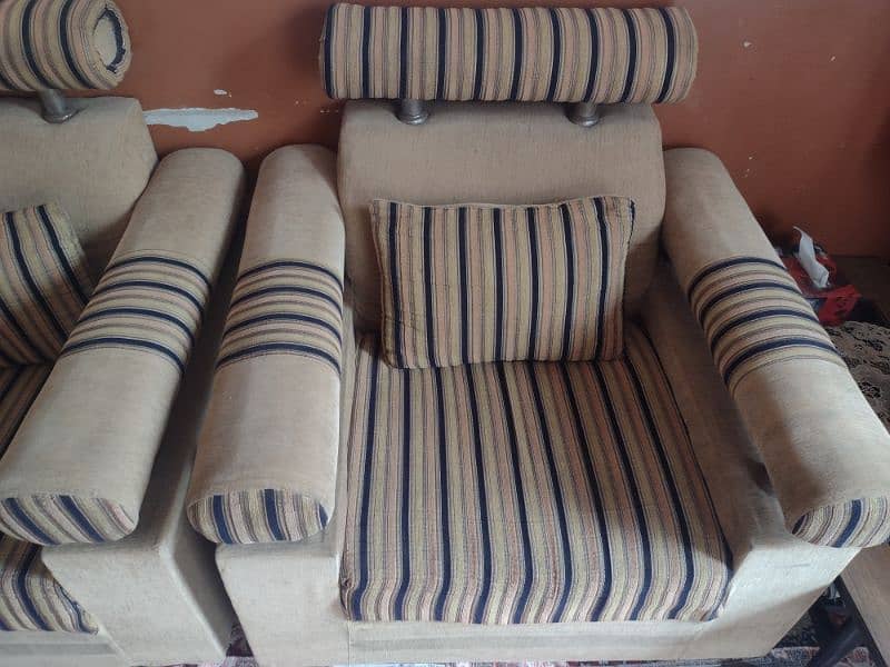 used sofa set  simple and decent designed 7