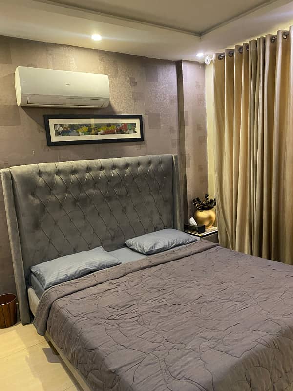 One bedroom VIP apartment for rent on 3to6 hours in bahria town 3