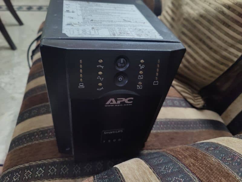 APC UPS 1500 0