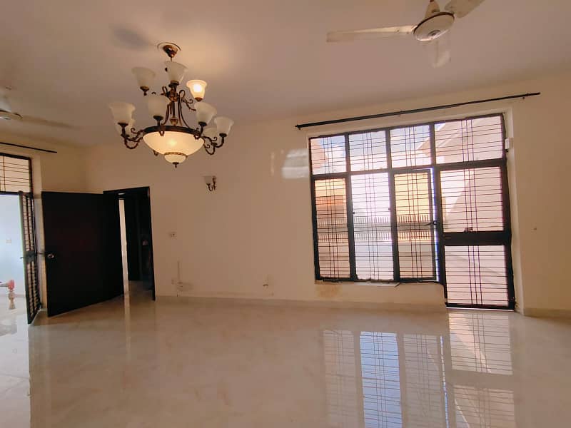 1 Kanal Upper Portion Available For Rent In Z Block DHA Phase 3 Lahore 13