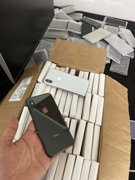 iphone x (256)gb pta approved 4