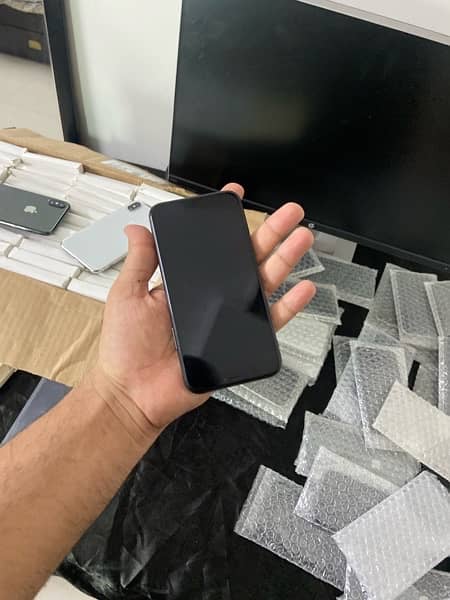 iphone x (256)gb pta approved 5