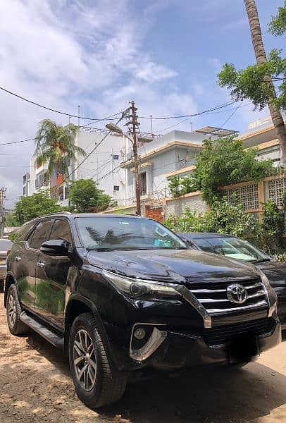 Toyota Fortuner V 2017 0