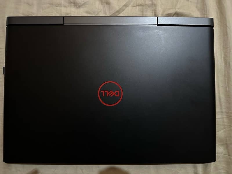 dell inspiron 15 7000 Gaming laptop 1