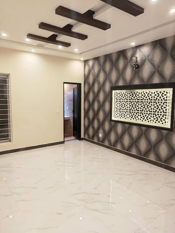 Prime Location Brand New 5 Marla Luxury House For Available Sale In Lahore 1