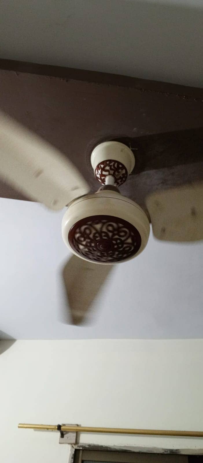 Ceiling fan in excellent condition 2