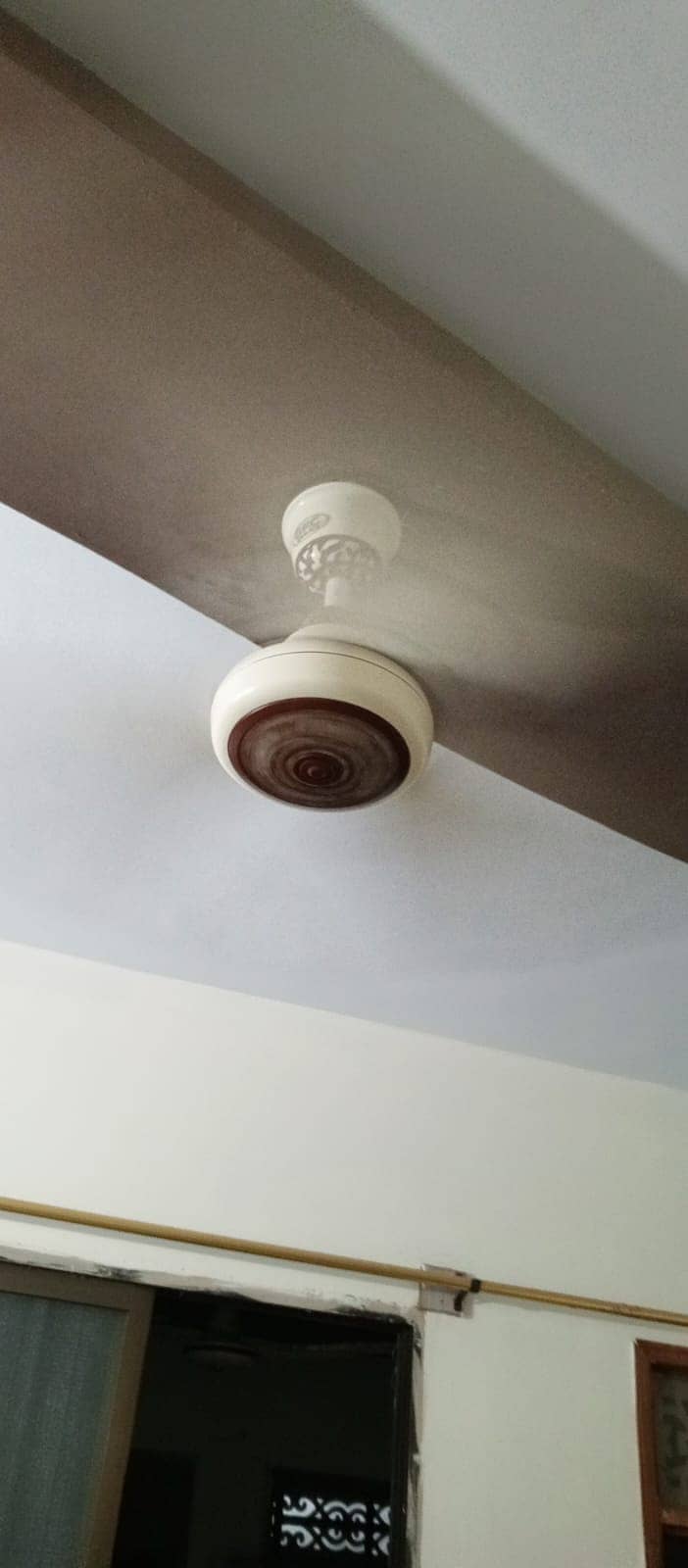 Ceiling fan in excellent condition 3