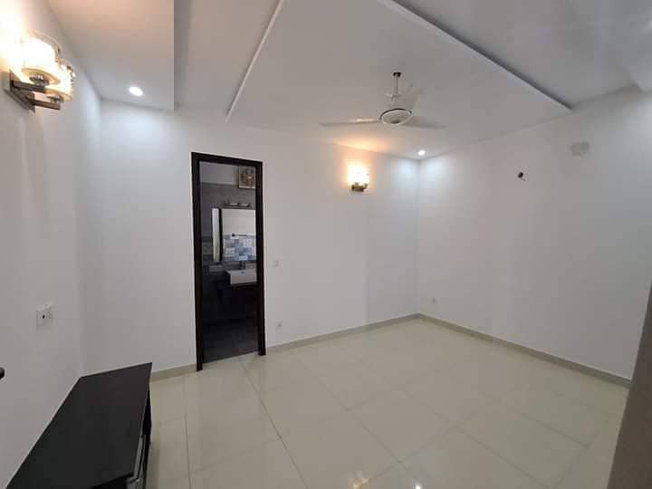 5 marla beautiful house available for rent in johar town 26