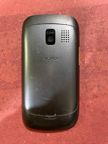 Nokia Asha 302 1