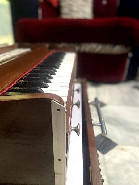 Indian folding harmonium 1