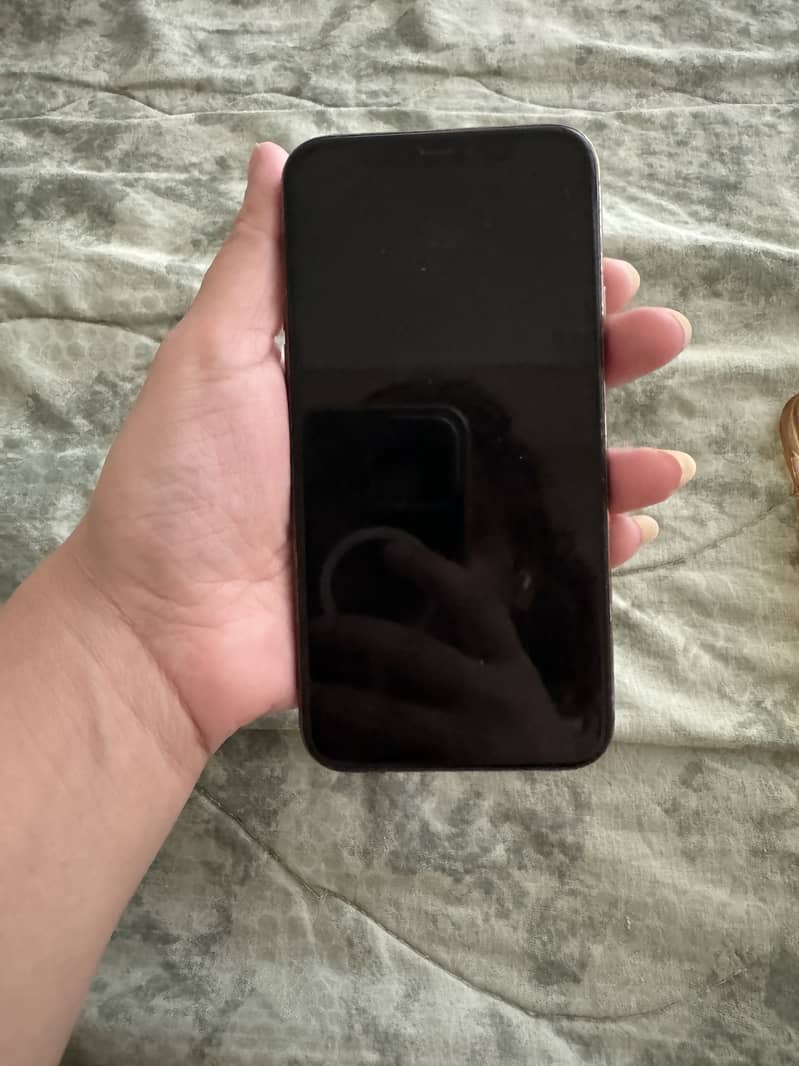 iPhone 11 Pro Max and iPhone 11 Pro, 256GB, US, PTA Approved, Broken 6