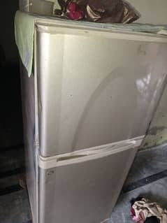 dawlance freezer use condition okay only gas install