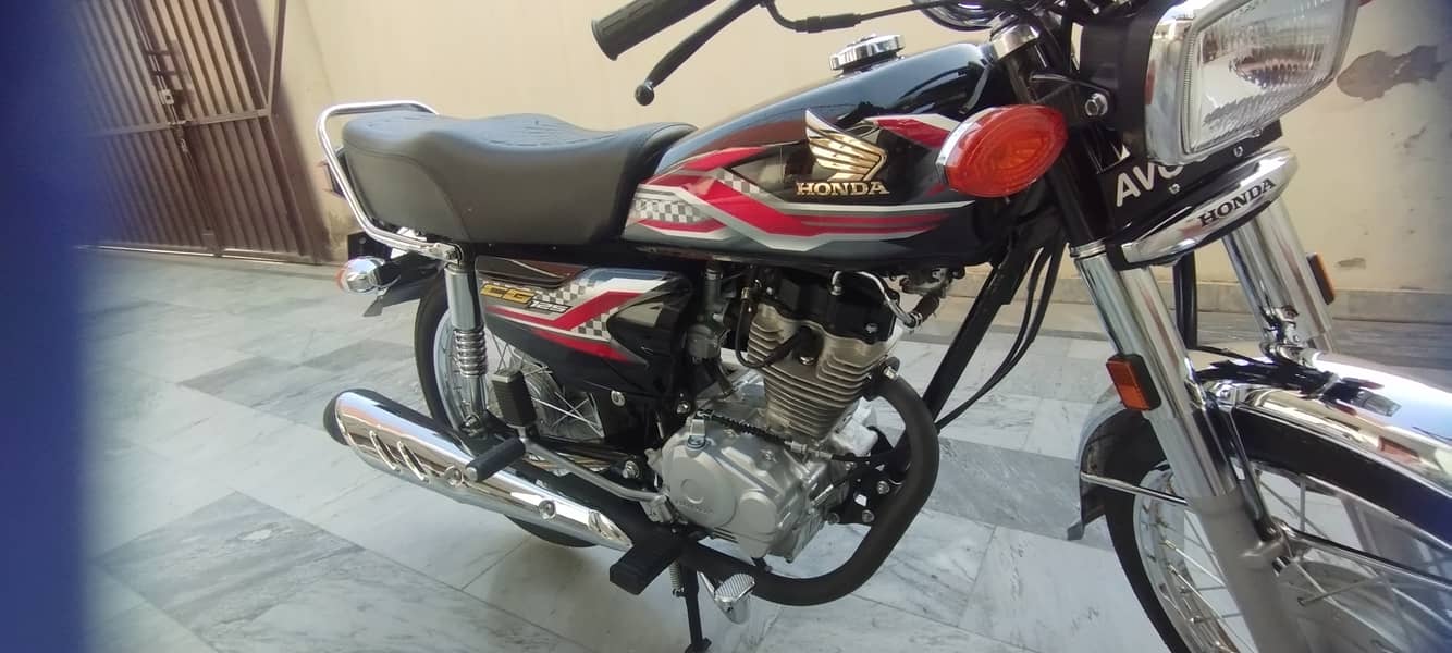 Honda CG125 2024 available in mint condition. . 2