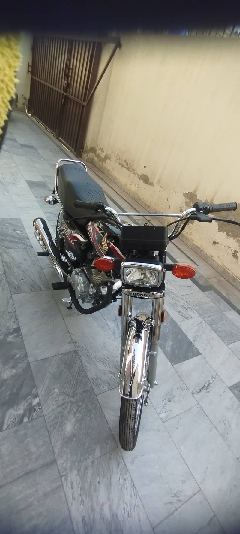 Honda CG125 2024 available in mint condition. . 6