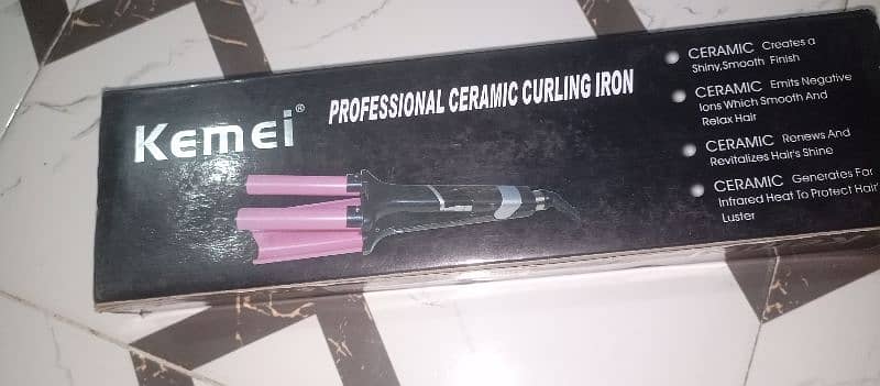 Professional hair crimper curler. . 2