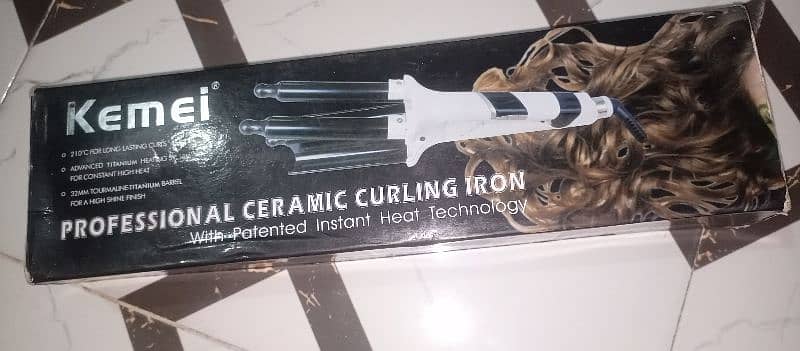 Professional hair crimper curler. . 3