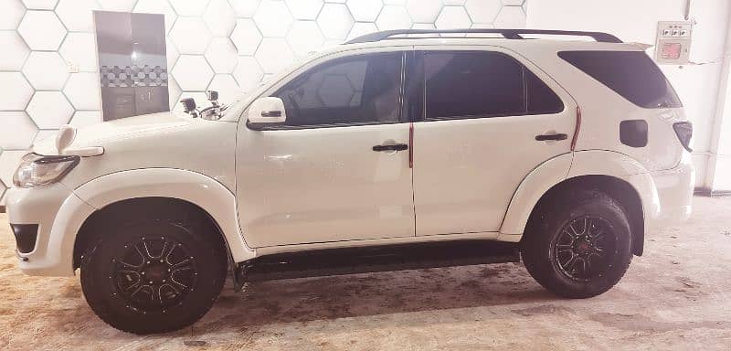 Toyota Fortuner V 2013 16