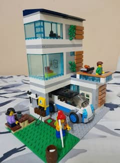 LEGO City Family House