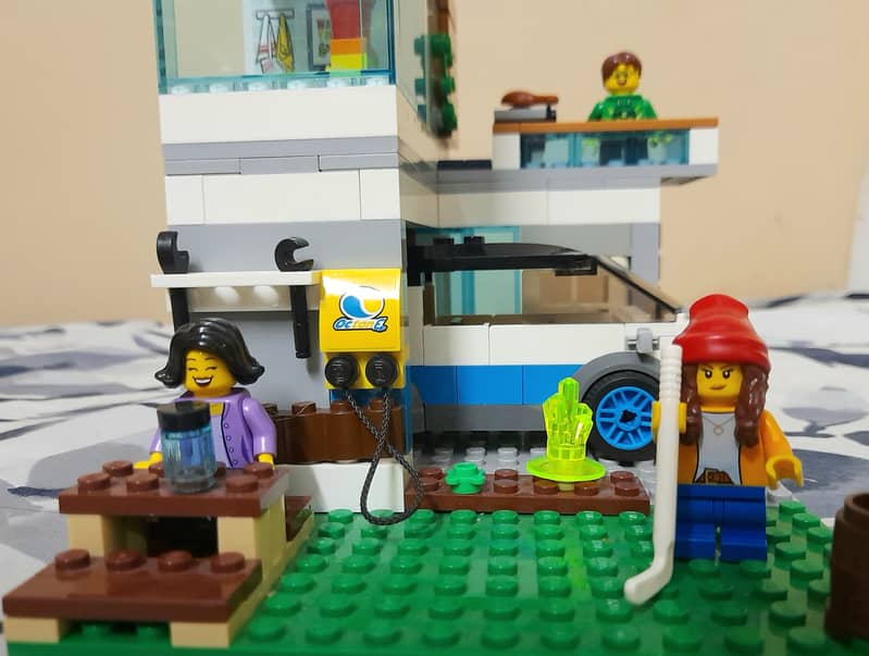 LEGO City Family House 2