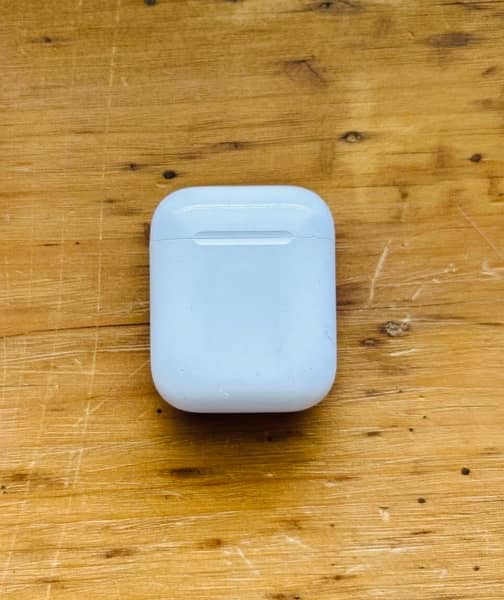 Apple 100% ORIGINAL AirPods 2nd Second Generation 4-5 hours Backup 1