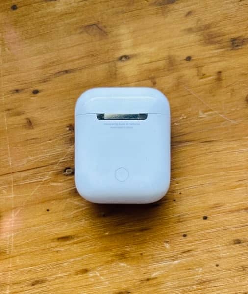 Apple 100% ORIGINAL AirPods 2nd Second Generation 4-5 hours Backup 2