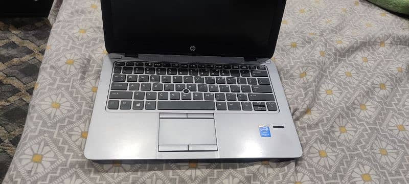 Hp Elite Book 820 3