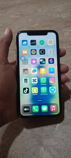 I phone 11 (Non pta) with backup 0