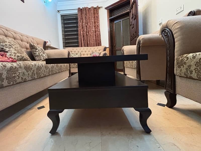 7 seater sofa with center table 5