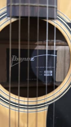 Acoustic Guitar jumbo