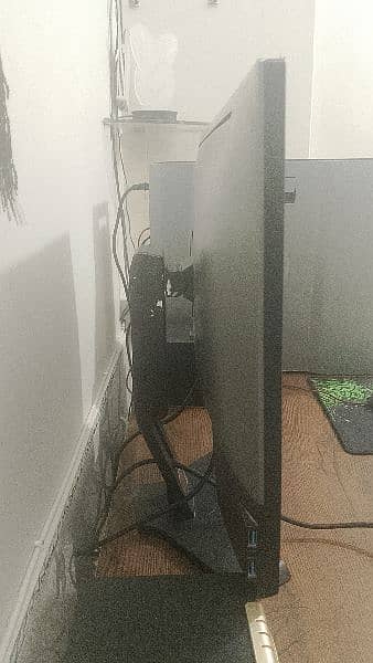 Dell monitor border less 10