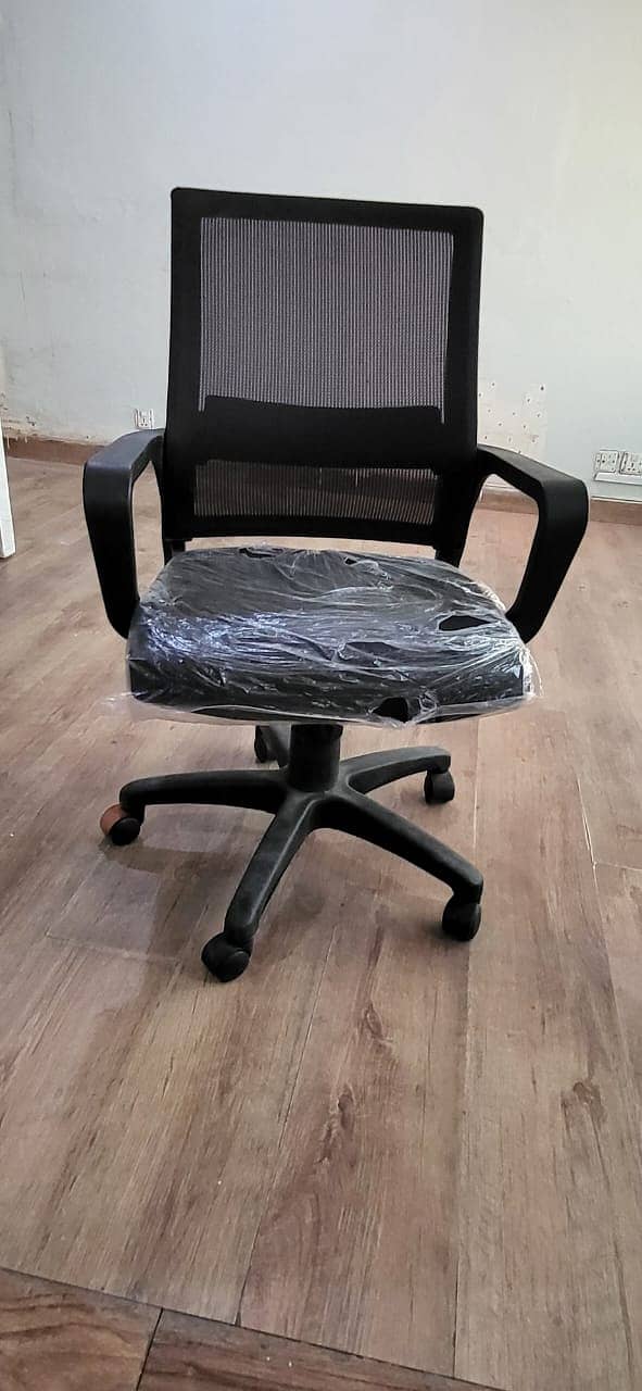 9 Ergonomic Office Chairs - Excellent Condition 1