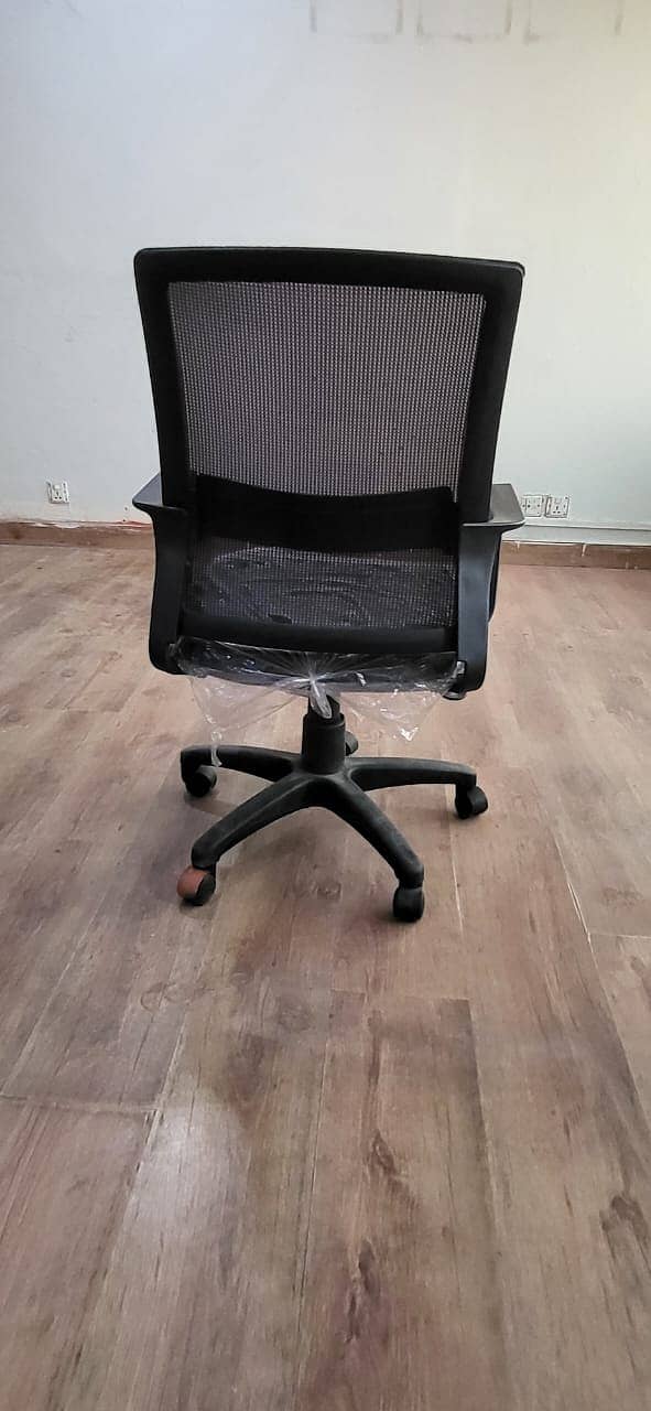 9 Ergonomic Office Chairs - Excellent Condition 2