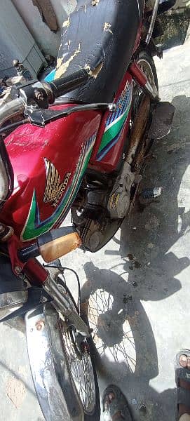 I selling Honda 70 cc bike rahim yar khan 2017 model 1