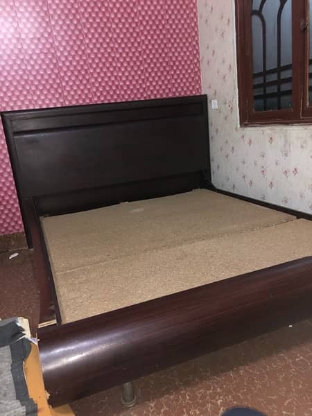 Queen size Bed for sale with used Foam 1