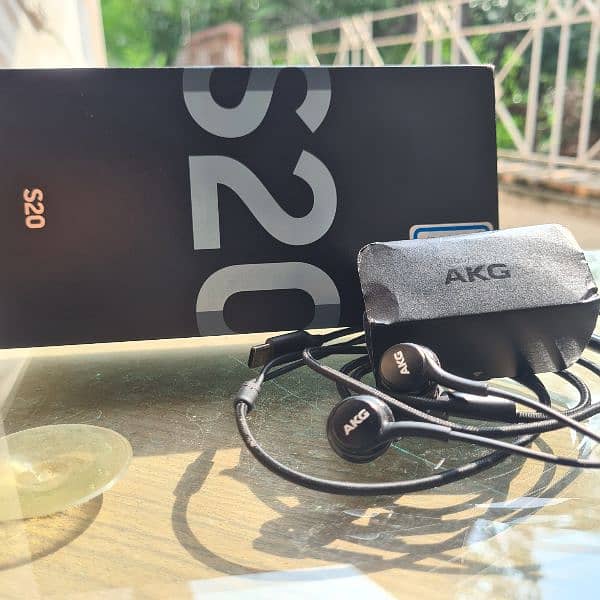 AKG Type-C Handfree Boxpulled 2