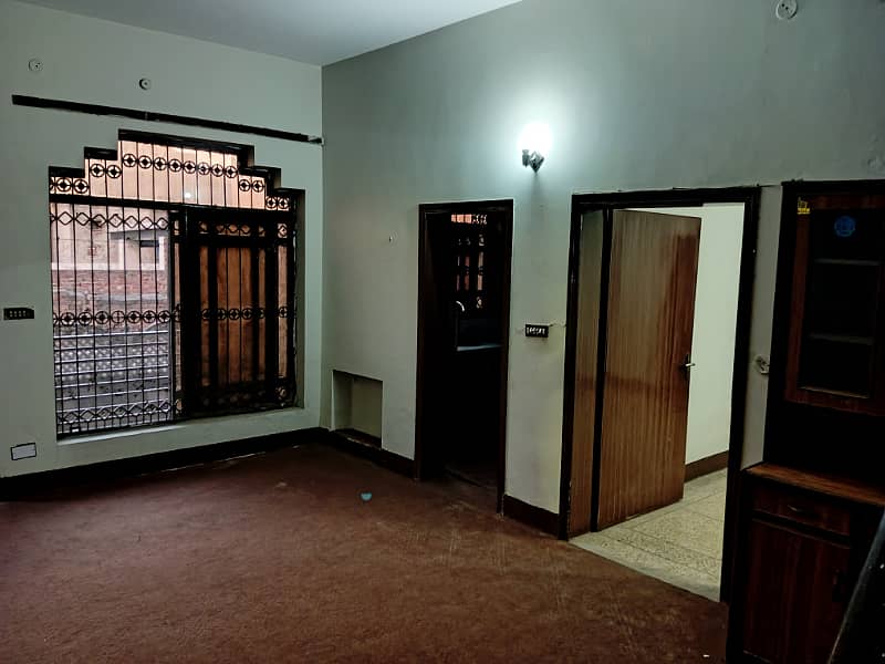 BEAUTIFUL UPPER PORTION AVAILABLE FOR RENT IN JOHAR TOWN 2