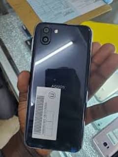 Aquos R2 Non pta saaf condition urgent sale 03436555386