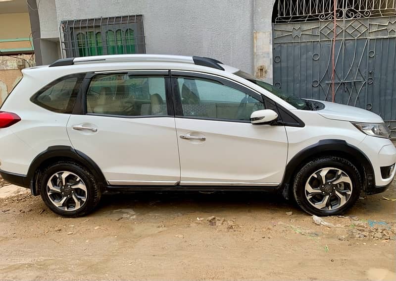 Honda BR-V 2018 s full original better than apv brv corolla civic 8