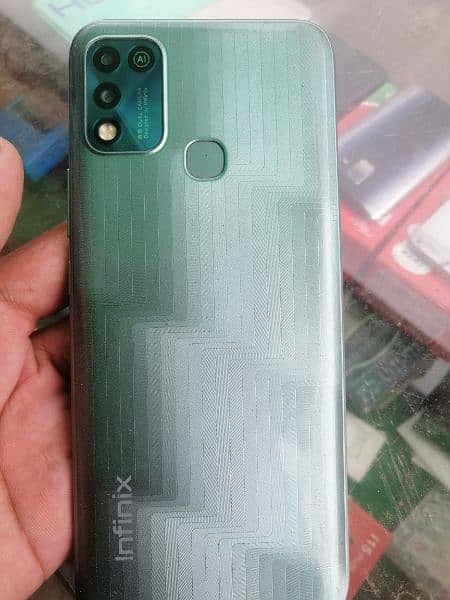 infinix hot 11 play with box without charger all OK 10 by 10 condition 2