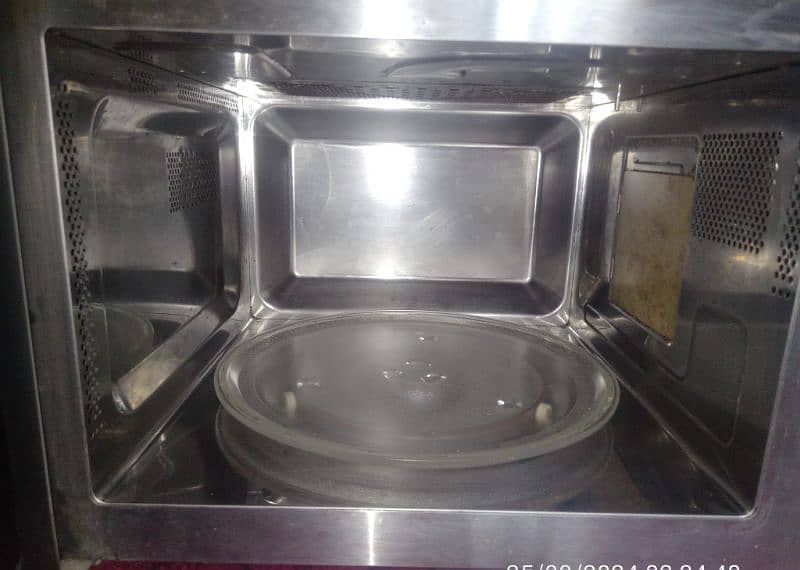 Dawlance Microwave Grilled and Convection Ovan 6