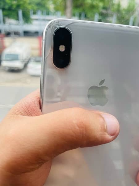 iPhone X - White - 64GB - PTA Approved 1