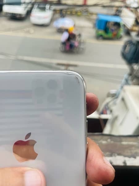 iPhone X - White - 64GB - PTA Approved 3