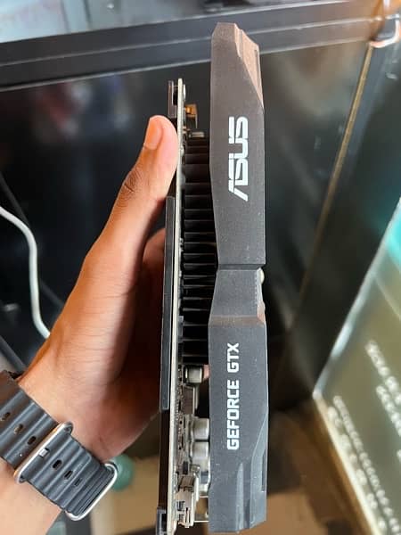 gaming 4 GB ASU’s graphic card GTX 1050ti 3