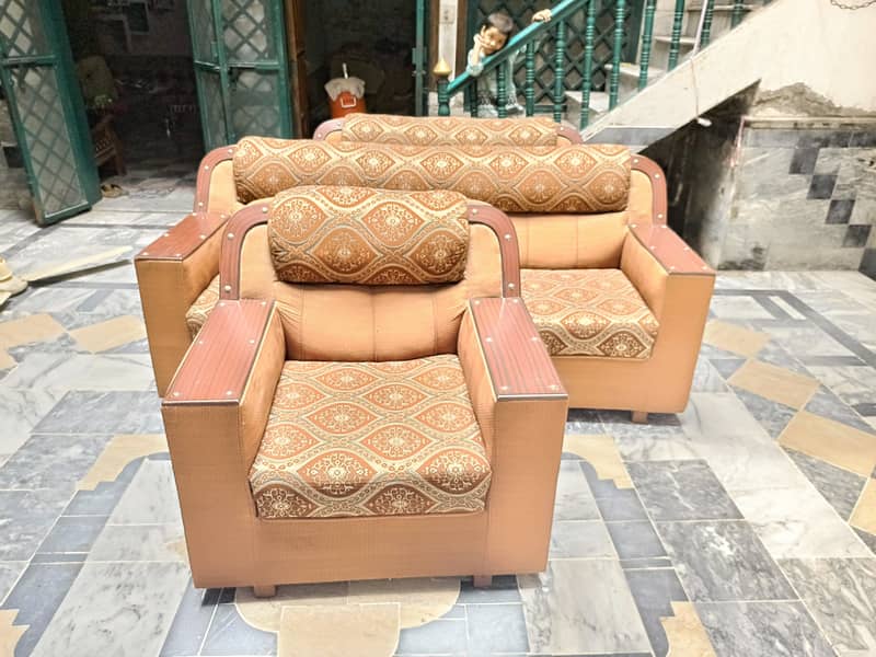 fast sell krna ha  sofa set 3