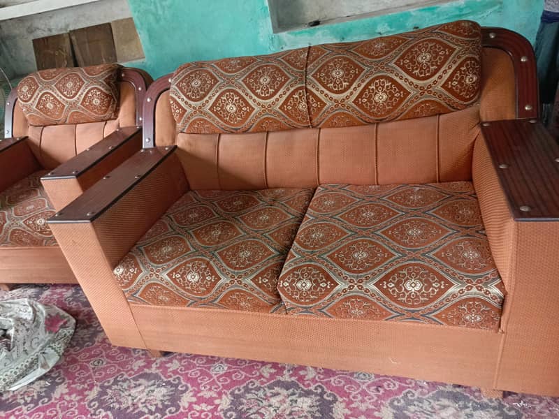 fast sell krna ha  sofa set 7